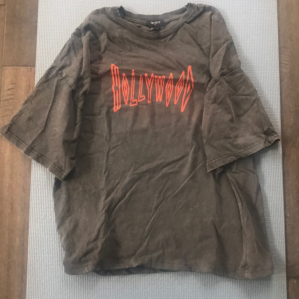 Graphic tee with Hollywood graphic